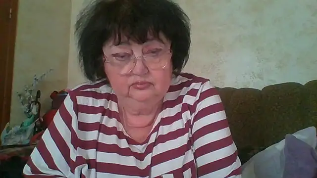 Snapshot of MilaSky5303 chatting on 04.26.26 MilaSky5303 online show from 04.26.26