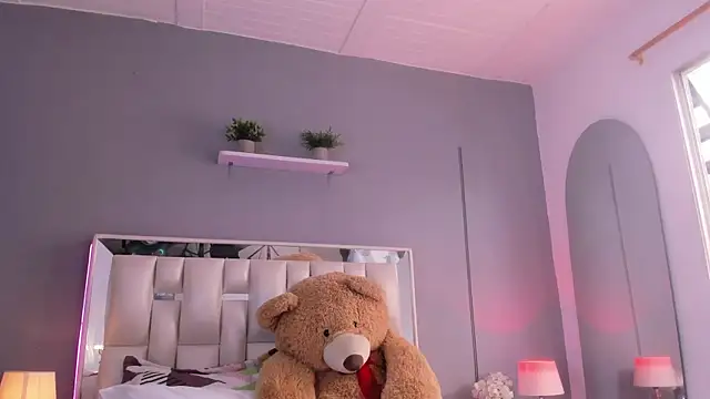 Darlyn tenderhot   online show from 12.21.25