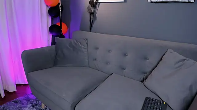 flower smith  online show from 10.18.25