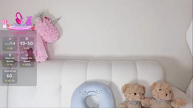 LuLu-Moon online show from 10.04.25