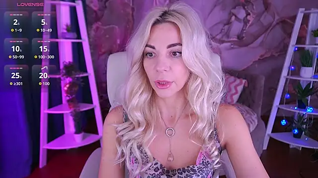 Snapshot of BellaRayyy chatting on 01.10.26 BellaRayyy online show from 01.10.26