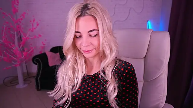 Snapshot of BellaRayyy chatting on 01.14.26 BellaRayyy online show from 01.14.26