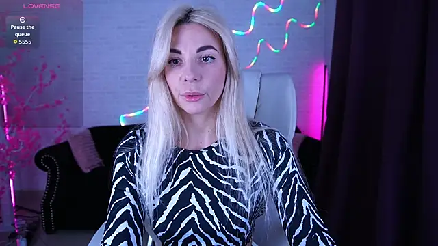 Snapshot of BellaRayyy chatting on 02.09.26 BellaRayyy online show from 02.09.26