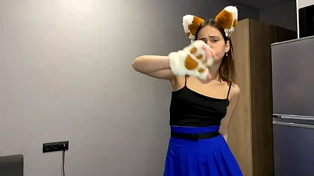 Snapshot of AiMinix chatting on 09.28.25 AiMinix online show from 09.28.25