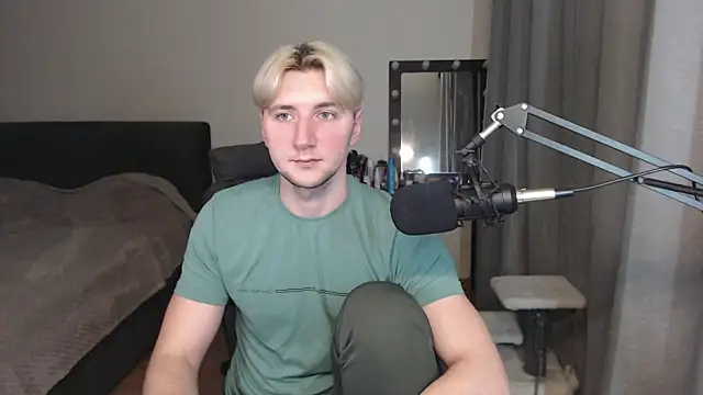 Snapshot of Elvin_Vaenight chatting on 09.10.25 Elvin Vaenight online show from 09.10.25