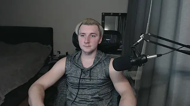 Snapshot of Elvin_Vaenight chatting on 10.14.25 Elvin Vaenight online show from 10.14.25