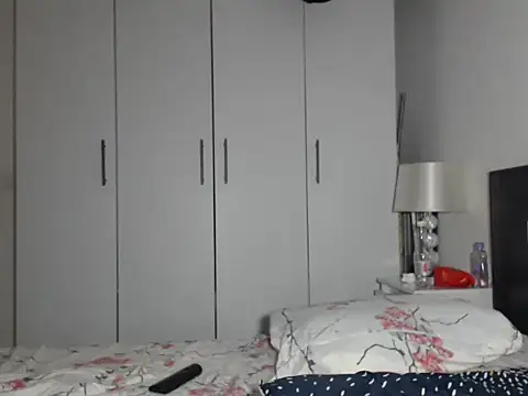 Snapshot of petite_danielle chatting on 10.01.25 petite danielle online show from 10.01.25