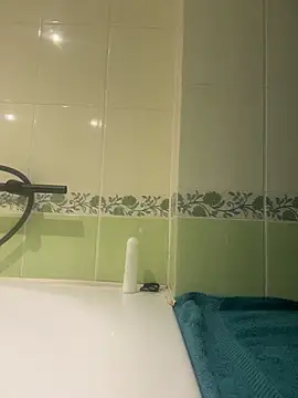 Snapshot of Dickii21 chatting on 11.16.25 Dickii21 online show from 11.16.25