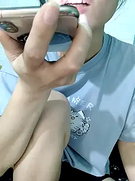 Snapshot of Ly-ny chatting on 10.02.25 Ly-ny online show from 10.02.25