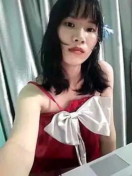 Snapshot of Ly-ny chatting on 10.15.25 Ly-ny online show from 10.15.25