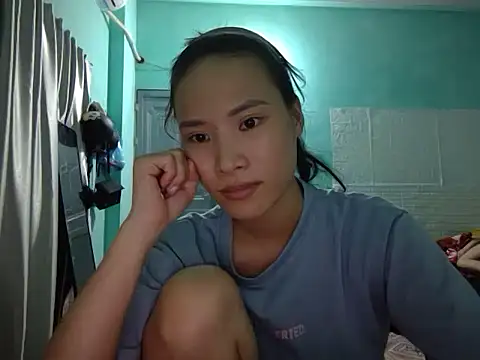 Snapshot of Ly-ny chatting on 10.18.25 Ly-ny online show from 10.18.25