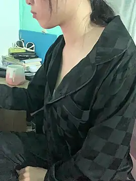 Snapshot of Ly-ny chatting on 02.27.26 Ly-ny online show from 02.27.26