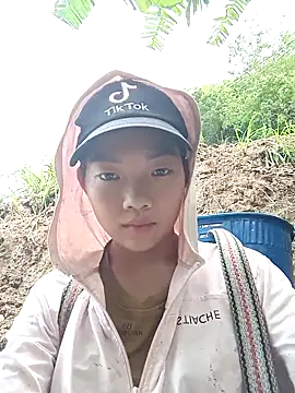 Ananine online show from 10.16.25