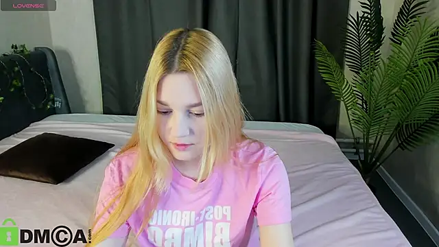 Sylvia Ortiz online show from 11.08.25