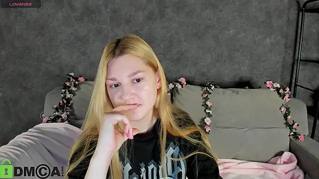 Sylvia Ortiz online show from 11.09.25