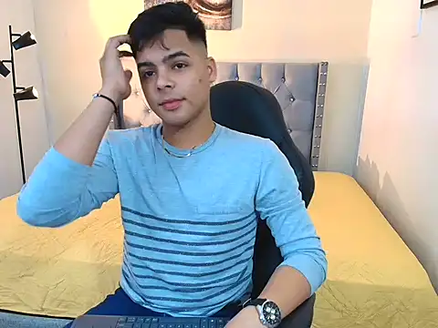 Snapshot of stewart_mateo_ chatting on 09.24.25 stewart mateo  online show from 09.24.25