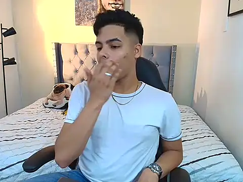 Snapshot of stewart_mateo_ chatting on 09.25.25 stewart mateo  online show from 09.25.25