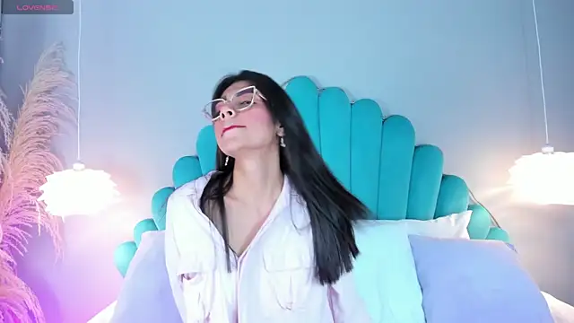 AlassiaHocthner online show from 11.08.25