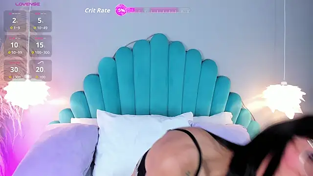 AlassiaHocthner online show from 11.22.25