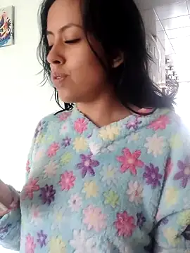 Queen Ashly online show from 10.07.25