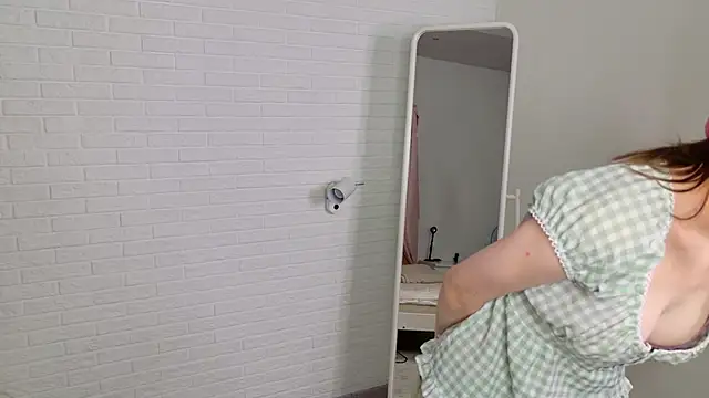 Snapshot of Katie_ktk chatting on 09.27.25 Katie ktk online show from 09.27.25