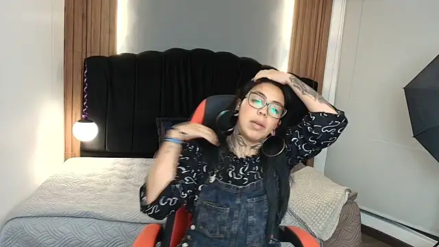 LiaMonroee  online show from 05.20.26