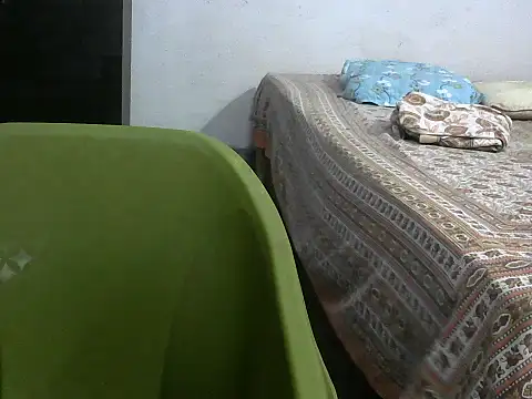 Snapshot of bosemalini chatting on 10.26.25 bosemalini online show from 10.26.25