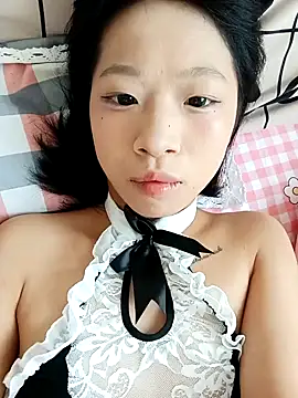 Snapshot of jingjing005 chatting on 11.01.25 jingjing005 online show from 11.01.25