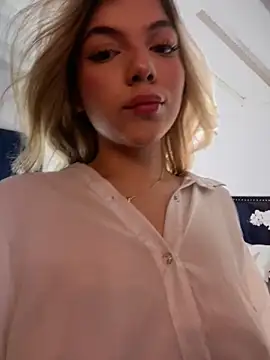 Snapshot of AngelBlushXXX chatting on 10.20.25 AngelBlushXXX online show from 10.20.25