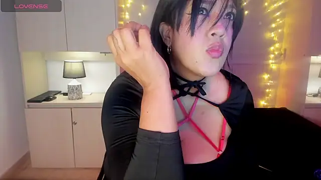 Snapshot of VickyRuiz_ chatting on 04.18.26 VickyRuiz online show from 04.18.26