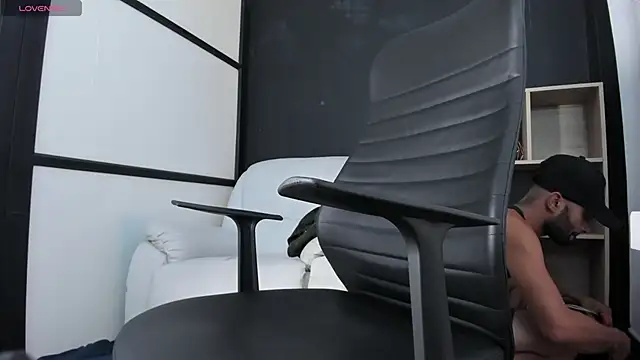 leostorm  online show from 09.12.25