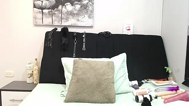 DonnaJoness online show from 09.13.25