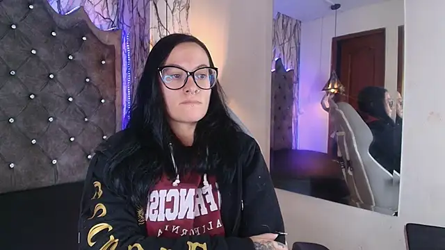 Zami Escobar of online show from 11.17.25