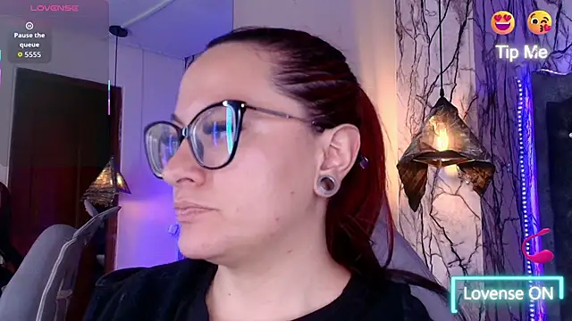 Zami Escobar of online show from 04.06.26