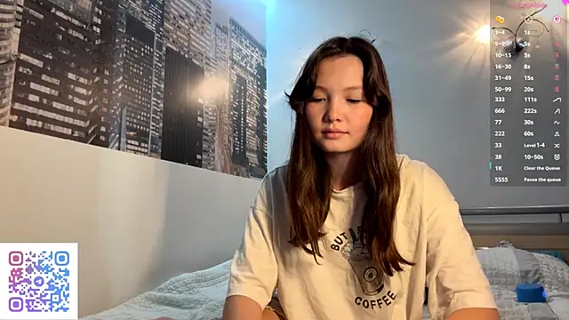 Snapshot of KiraVelvet chatting on 09.23.25 KiraVelvet online show from 09.23.25