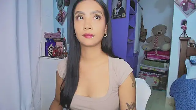 mia yireth online show from 11.12.25