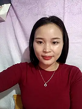 Snapshot of Lili_lovely chatting on 10.24.25 Lili lovely online show from 10.24.25