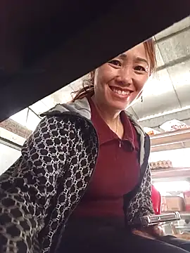 Snapshot of Fienjr chatting on 04.02.26 Fienjr online show from 04.02.26