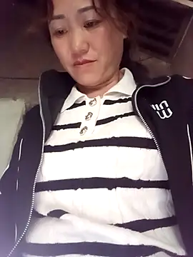 Snapshot of Fienjr chatting on 04.04.26 Fienjr online show from 04.04.26