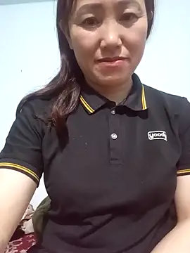 Snapshot of Fienjr chatting on 04.13.26 Fienjr online show from 04.13.26