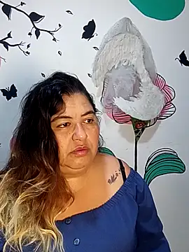 curvy diva  online show from 12.15.25