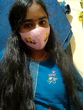 Snapshot of mini-queen chatting on 02.19.26 mini-queen online show from 02.19.26