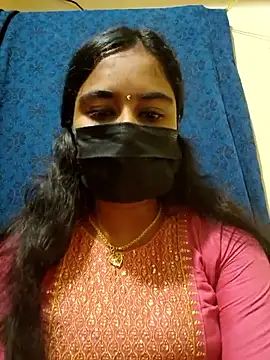 Snapshot of mini-queen chatting on 03.19.26 mini-queen online show from 03.19.26