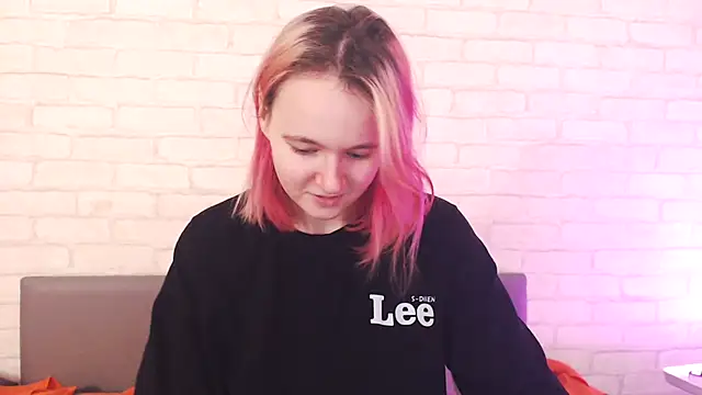 Ericha Stone online show from 12.23.25