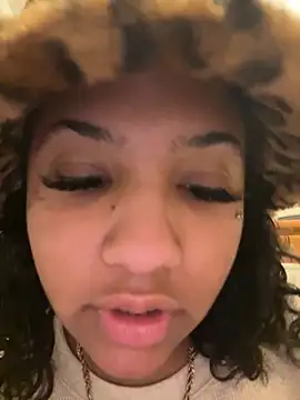 StylishEchium online show from 11.26.25