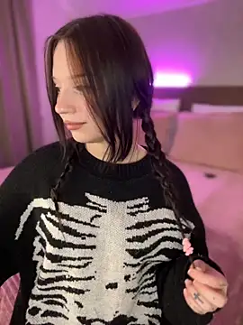 YourLittleDevil online show from 10.01.25