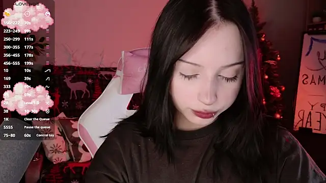 YourLittleDevil online show from 12.17.25