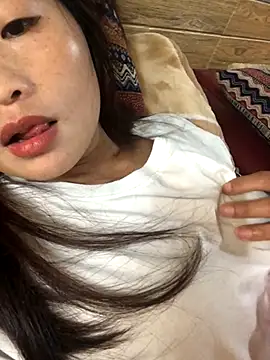 Snapshot of LiLy-0477 chatting on 10.12.25 LiLy-0477 online show from 10.12.25