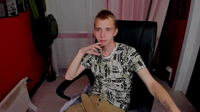 Snapshot of TimBlaks chatting on 10.08.25 TimBlaks online show from 10.08.25