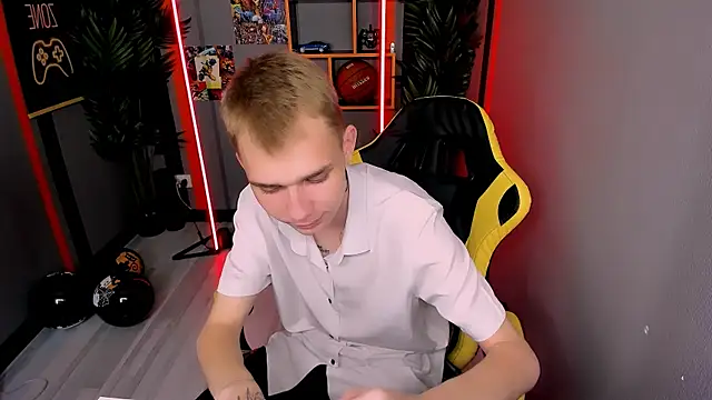 Snapshot of TimBlaks chatting on 11.05.25 TimBlaks online show from 11.05.25